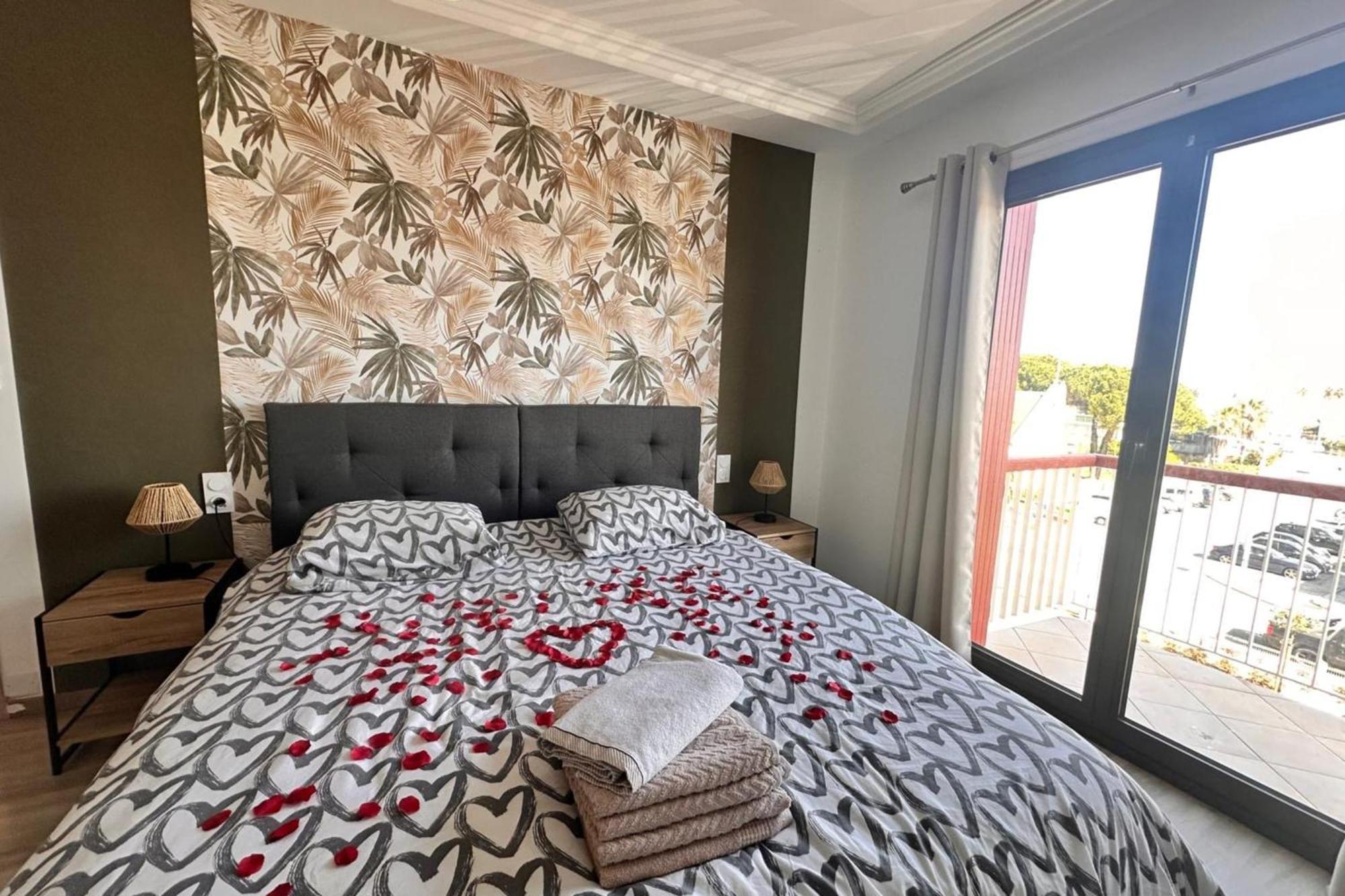 Le Mistral Appartement Standing Avec Vue Mer Exceptionnelle En 1Ere Ligne Le Grau-du-Roi Exteriör bild